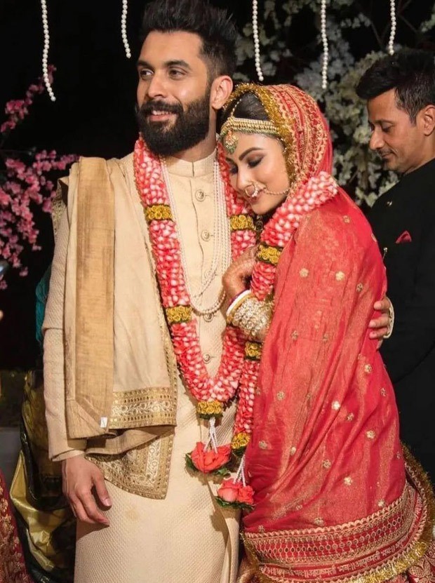 Mouni Roy-Suraj Nambiar Wedding: Bride and groom look etheral during Bengali ceremony, first photos out