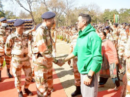 Akshay Kumar spends time with ITBP Jawans; plays volleyball match