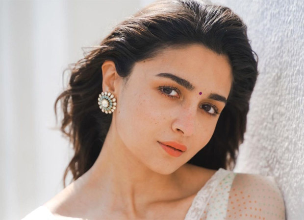 Alia Bhatt answers fan questions; reveals how Gangu would react to social media hatemongers- Himmat hai toh mooh pe aake bol na