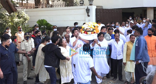 Bappi Lahiri begins his last journey; Bappa Lahiri arrives from LA for his father's funeral Bappi Lahiri begins his last journey; Bappa Lahiri arrives from LA for his father's funeral