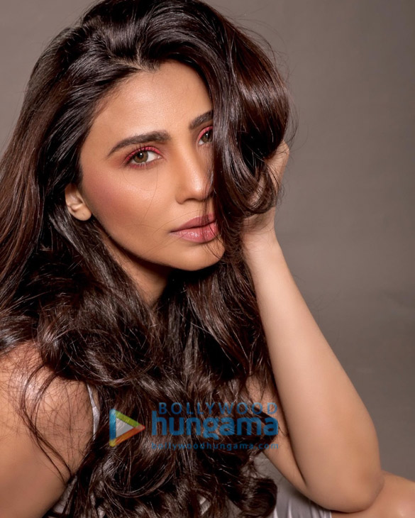 daisy shah 2 11