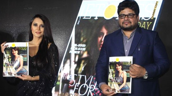 Minissha Lamba at the launch of Etoiles Today magazine with editor Shailendra Bhargava Minissha Lamba at the launch of Etoiles Today magazine with editor Shailendra Bhargava