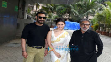 Photos: Alia Bhatt, Ajay Devgn and Sanjay Leela Bhansali attend the trailer launch of Gangubai Kathiawadi
