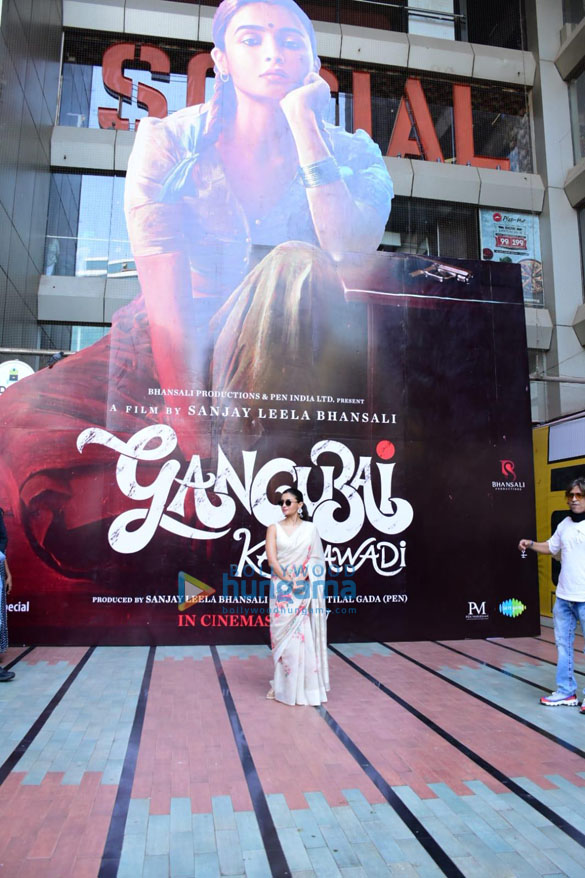 photos alia bhatt takes a bus ride to celebrate the release of the much awaited film gangubai kathiawadi 1
