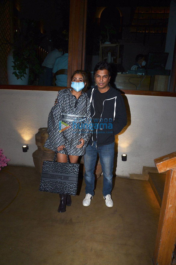 photos amrita arora malaika arora and vikram phadnis snapped at bastian worli 1