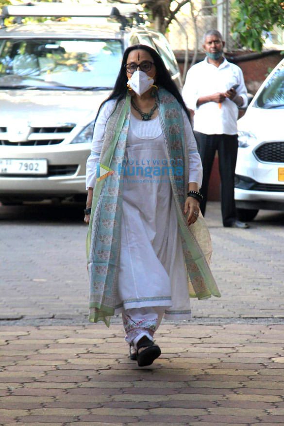 photos bappi lahiris family organises a prayer meet in the memory of the late music composer 00 11
