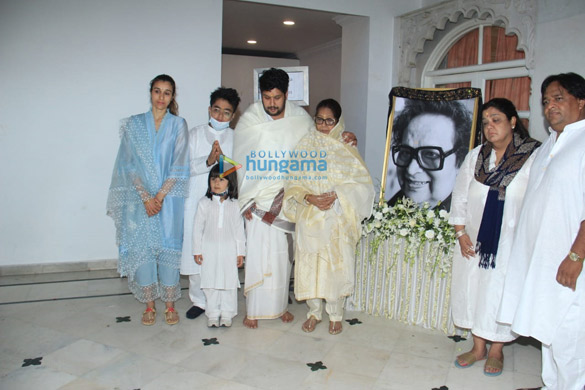 photos bappi lahiris family organises a prayer meet in the memory of the late music composer 2