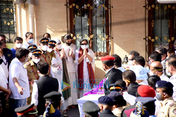 photos celebs attend lata mangeshkars state funeral 1