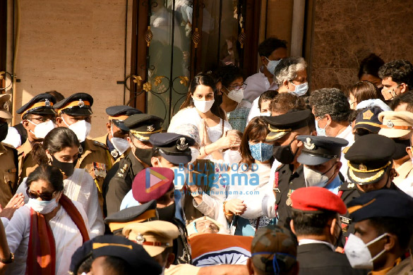 photos celebs attend lata mangeshkars state funeral5 3