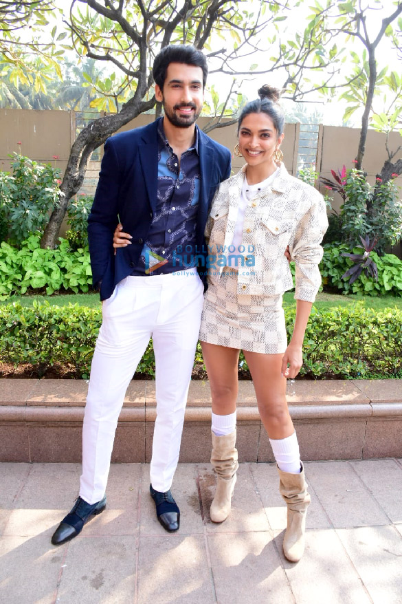 photos deepika padukone siddhant chaturvedi ananya panday dhairya karwa spotted promoting their film gehraiyaan 2 2