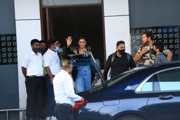 Photos: Deepika Padukone snapped at Kalina airport Photos: Deepika Padukone snapped at Kalina airport