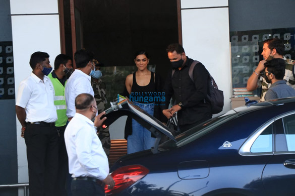photos deepika padukone snapped at kalina airport 4 3