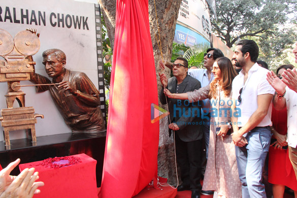 photos dharmendra zeenat aman priya dutt and others at the inauguration of o p ralhan chowk in mumbai 8