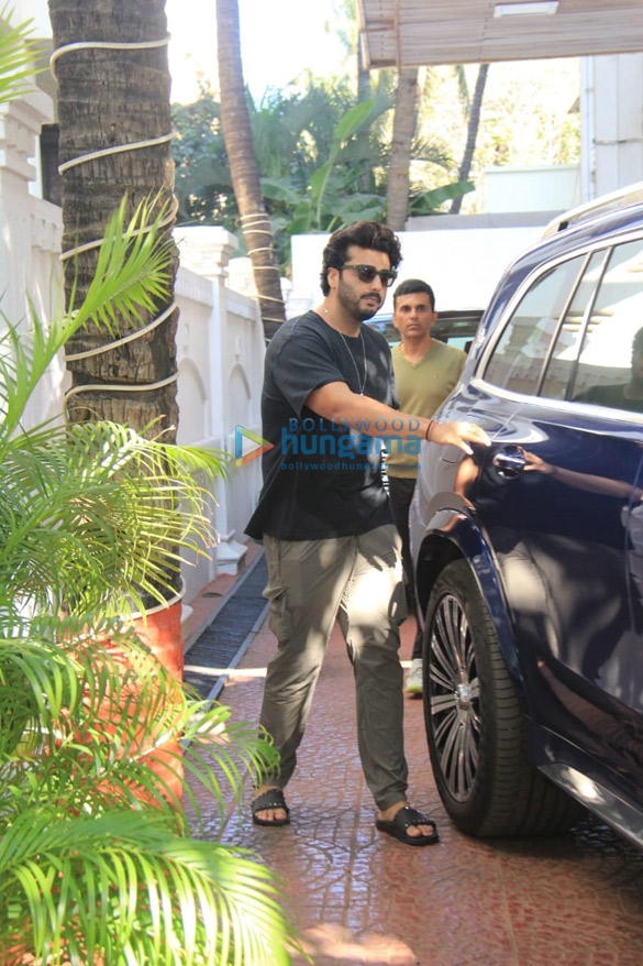 photos did arjun kapoor was clicked outside filmmaker anand pandits office did the two meet to discuss a film together 3