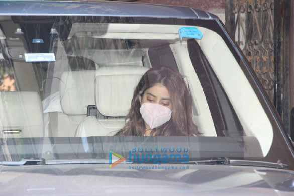 photos kangana ranaut and janhvi kapoor spotted at pilates class 4