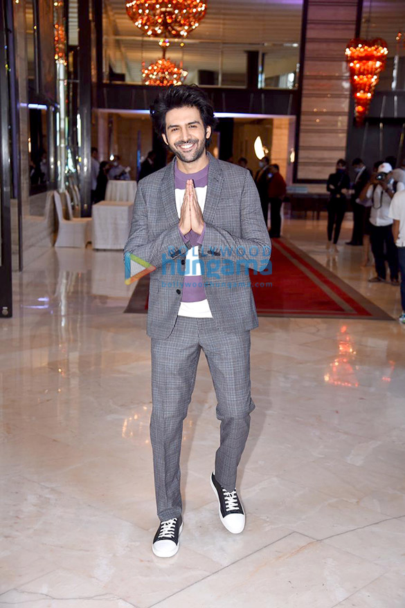 Photos: Kartik Aaryan spotted attending an event to salute the spirit of Cancer fighters