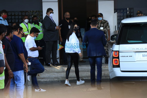 photos katrina kaif and salman khan keep it casual leaving for delhi from kalina airport for the shoot for tiger 3 1