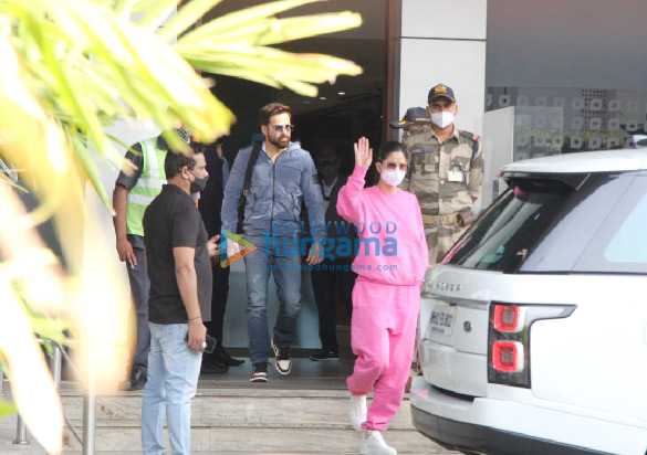 photos katrina kaif stands out in an all pink get track suit as she arrives at the kalina airport with salman khan and emraan hashmi 2