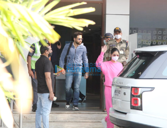 photos katrina kaif stands out in an all pink get track suit as she arrives at the kalina airport with salman khan and emraan hashmi 6
