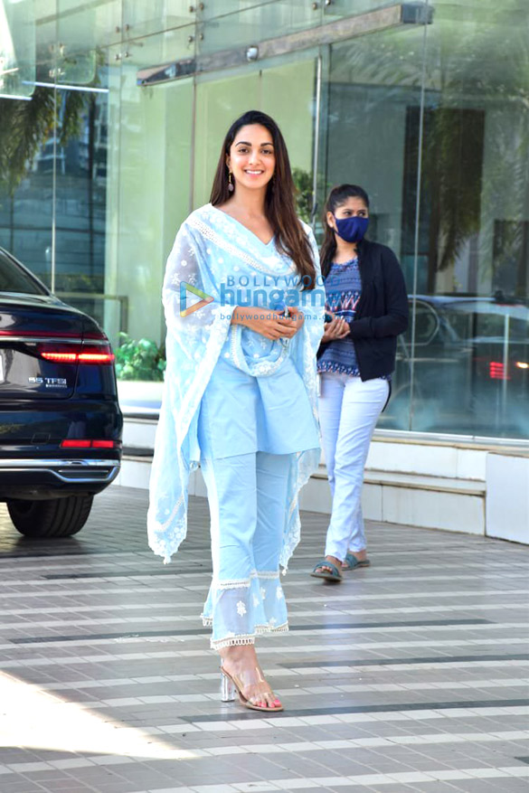photos kiara advani snapped in andheri 1 2