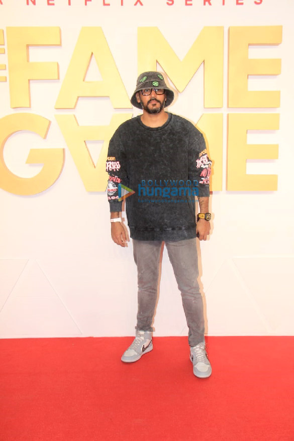 photos madhuri dixit and other celebs grace the premiere of the netflix original the fame game 12 17