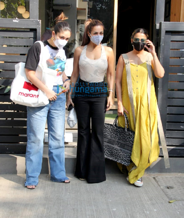photos malaika arora kareena kapoor khan and amrita arora spotted in bandra 2