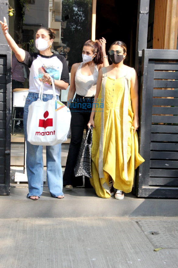 photos malaika arora kareena kapoor khan and amrita arora spotted in bandra 4