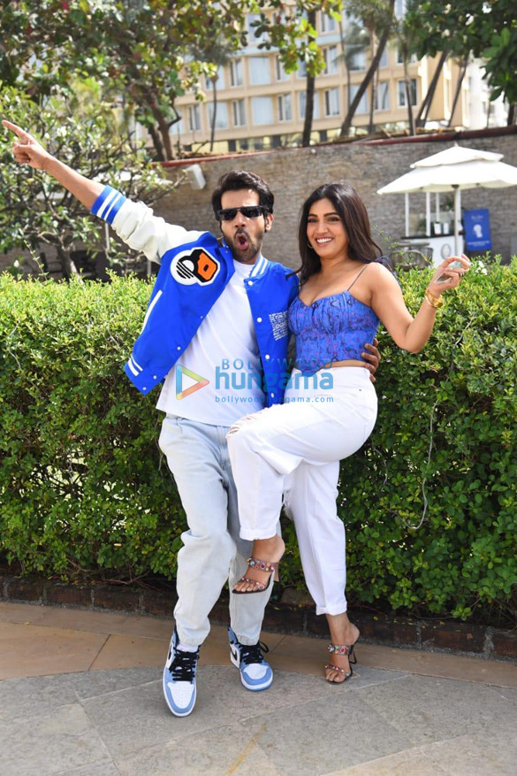 photos rajkummar rao bhumi pednekar and harshavardhan kulkarni snapped promoting their film badhaai do at sun n sand hotel in juhu 2