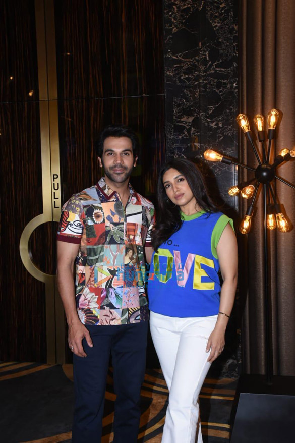 Photos: Rajkummar Rao and Bhumi Pednekar spotted at Inorbit Mall in Malad Photos: Rajkummar Rao and Bhumi Pednekar spotted at Inorbit Mall in Malad
