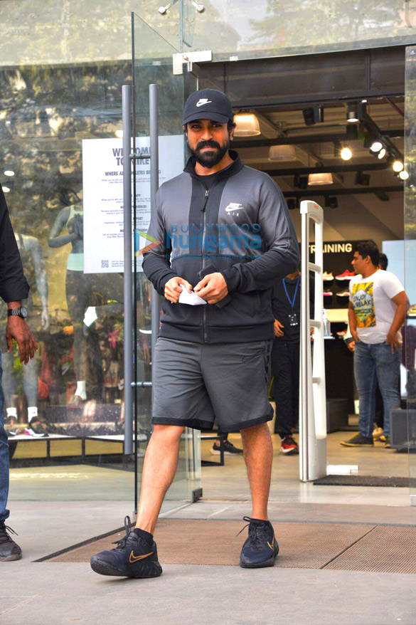 photos ram charan snapped at store in bandra 2
