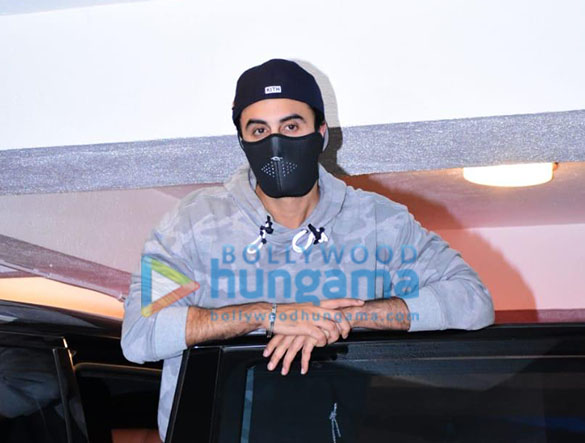 photos ranbir kapoor snapped at a dubbing studio in bandra 1 2