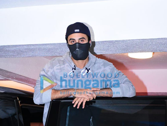 photos ranbir kapoor snapped at a dubbing studio in bandra 4 2
