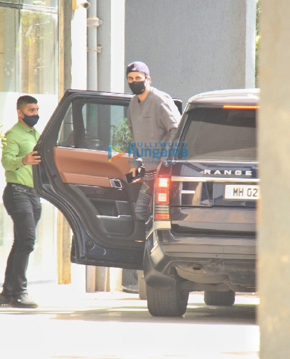 Photos: Ranbir Kapoor snapped in Andheri