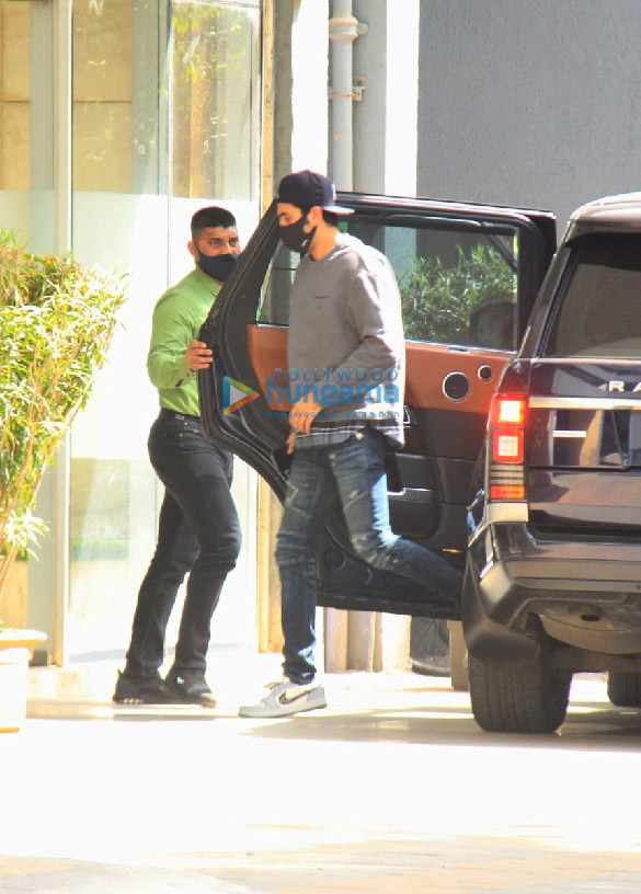 photos ranbir kapoor snapped in andheri 2