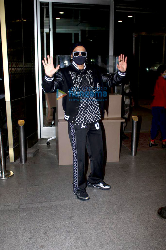 Photos: Ranveer Singh dons Louis Vuitton at airport leaving for Cleveland for NBA All-Star Game; Kartik Aaryan jets for shoot schedule