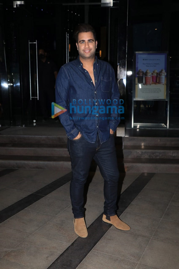 photos rashami desai neha bhasin and rajiv adatia snapped at yauatch bkc 1
