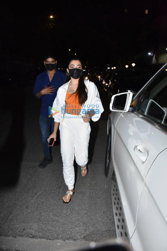 photos rashmika mandanna snapped farmers cafe in bandra 6