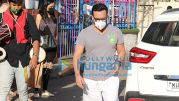 Photos: Saif Ali Khan and Taimur Ali Khan spotted in Bandra