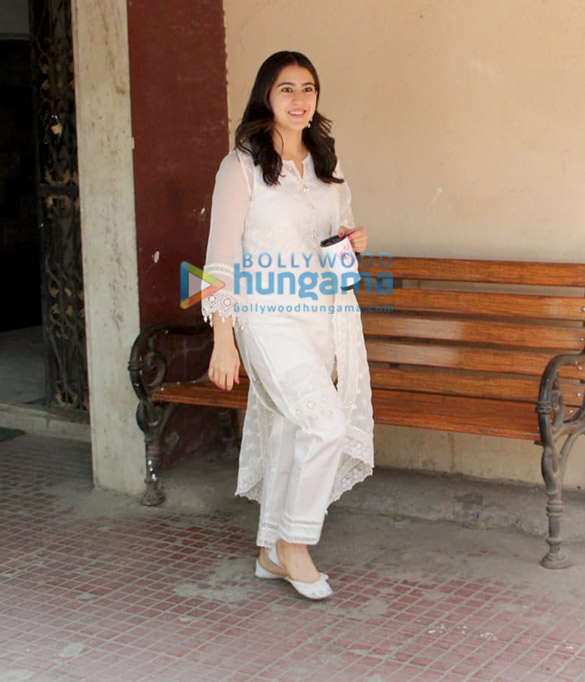 photos sara ali khan sports an all white ensemble while aamna shariff dons all red athleisure wear as they gets snapped outside a pilates studio 1