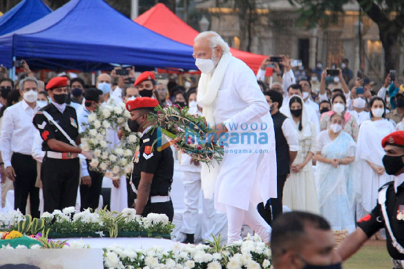 photos shah rukh khan sachin tendulkar shraddha kapoor other celebs attend lata mangeshkars state funeral at shivaji park 965 5