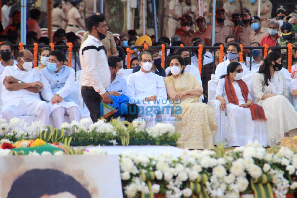 photos shah rukh khan sachin tendulkar shraddha kapoor other celebs attend lata mangeshkars state funeral at shivaji park 999 10