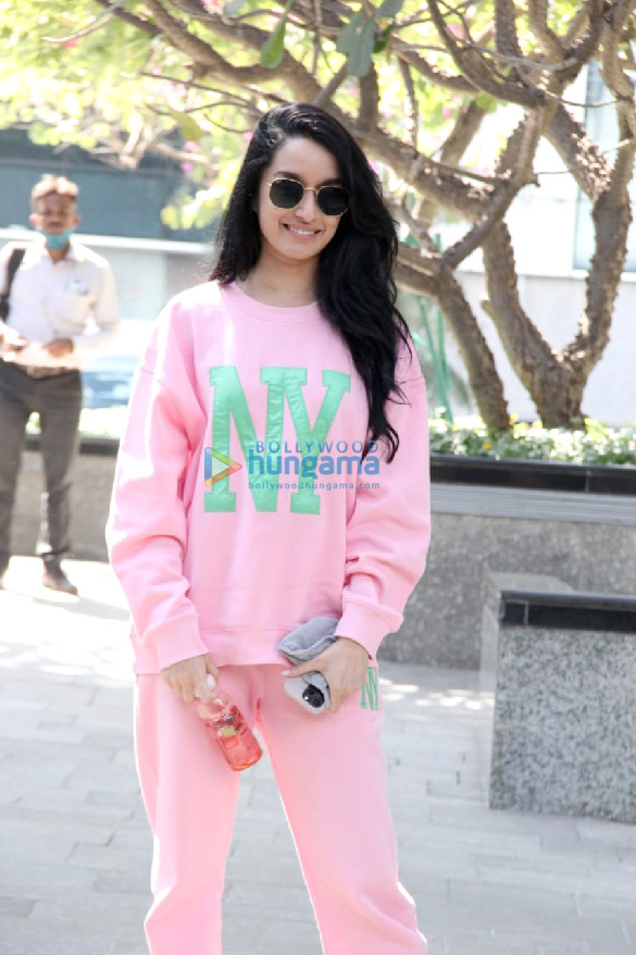 Photos: Shraddha Kapoor spotted in Bandra Photos: Shraddha Kapoor spotted in Bandra