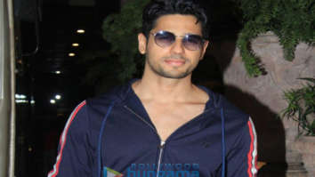Photos: Sidharth Malhotra dons a casual avatar as he gets snapped post a shoot in Juhu