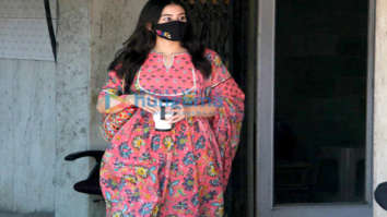 Photos: Sisters Janhvi Kapoor and Khushi Kapoor opt for athleisure wear, Sara Ali Khan wears a suit as they get spotted outside their Pilates class