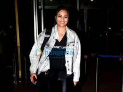 Photos: Sonakshi Sinha, Raveena Tandon, Rakul Preet Singh and others snapped at the airport