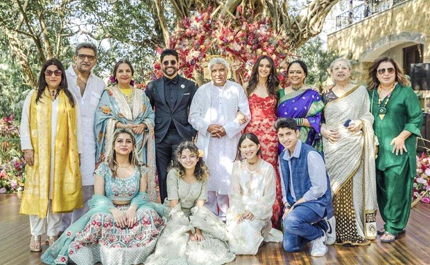 Shabana Azmi welcomes Shibani Dandekar to the family after marriage with Farhan Akhtar; see gorgeous family photo