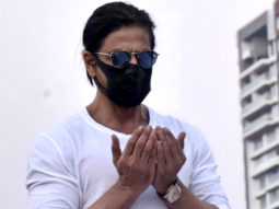 Shah Rukh Khan receives massive support from all across for offering dua at Lata Mangeshkar’s state funeral
