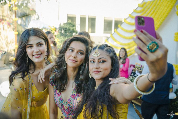Shibani Dandekar stuns in Payal Singhal bohemian kalidar sharara for mehendi ceremony; Shabana Azmi, Rhea Chakraborty, Anusha Dandekar burn the dance floor in photos 