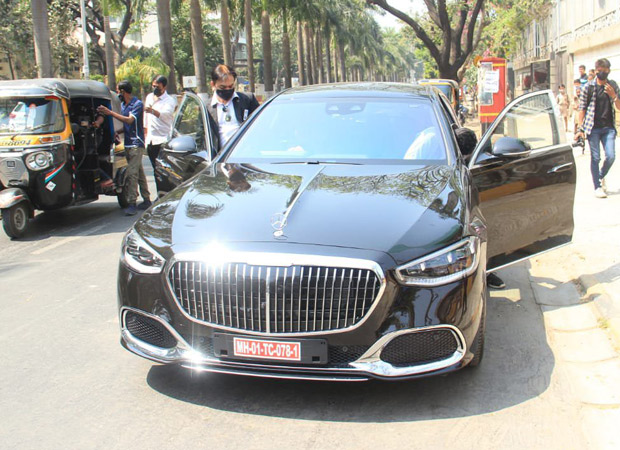 Shahid Kapoor and wife Mira Rajput get a new set of luxury wheels worth Rs. 2.79 cr!
