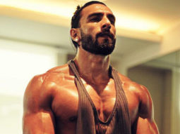Ranveer Singh flaunts his ripped physique; fans quip, “Watch out Siddhant Chaturvedi”